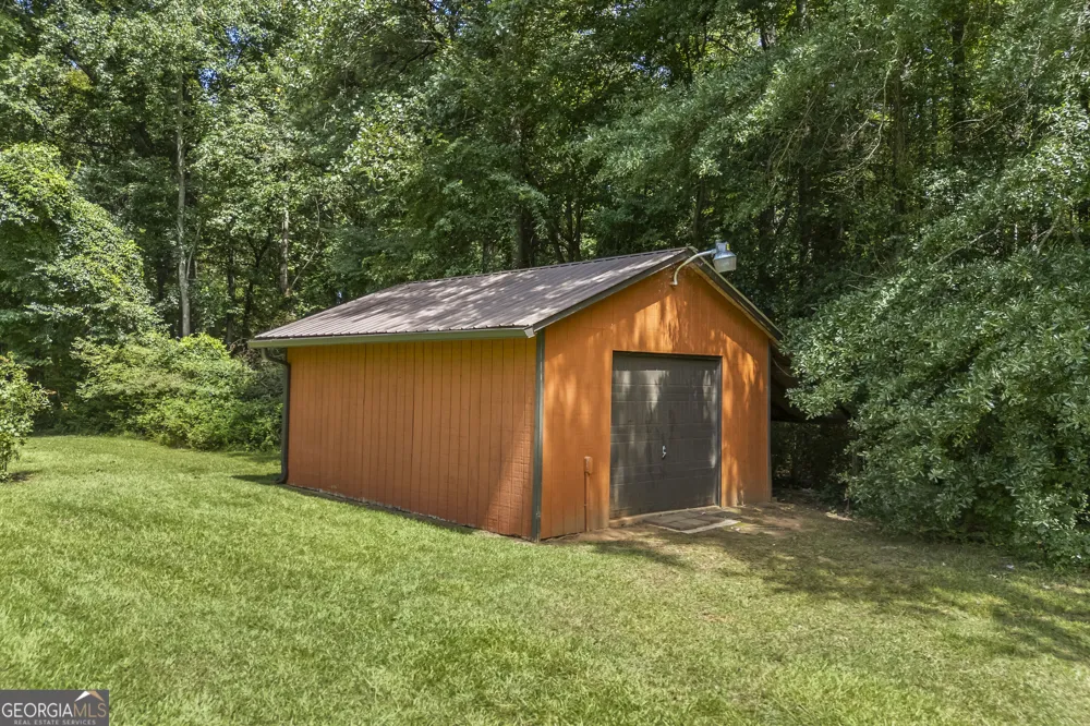 8050 Hog Mountain RD Statham, GA 30666