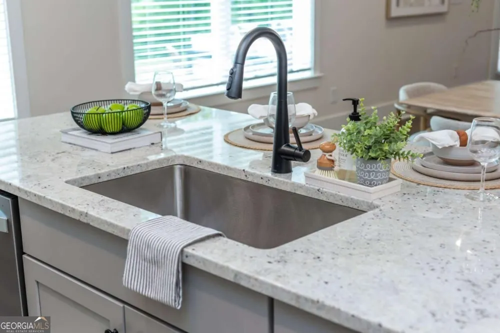 5552 Keswick DR Flowery Branch, GA 30542