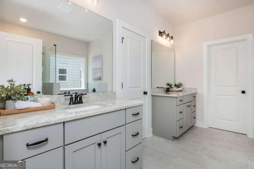 5552 Keswick DR Flowery Branch, GA 30542