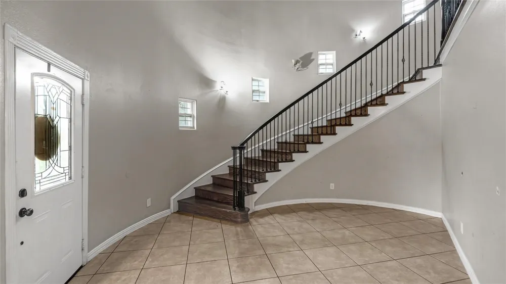 813 Beacon Hill Drive Irving, TX 75061