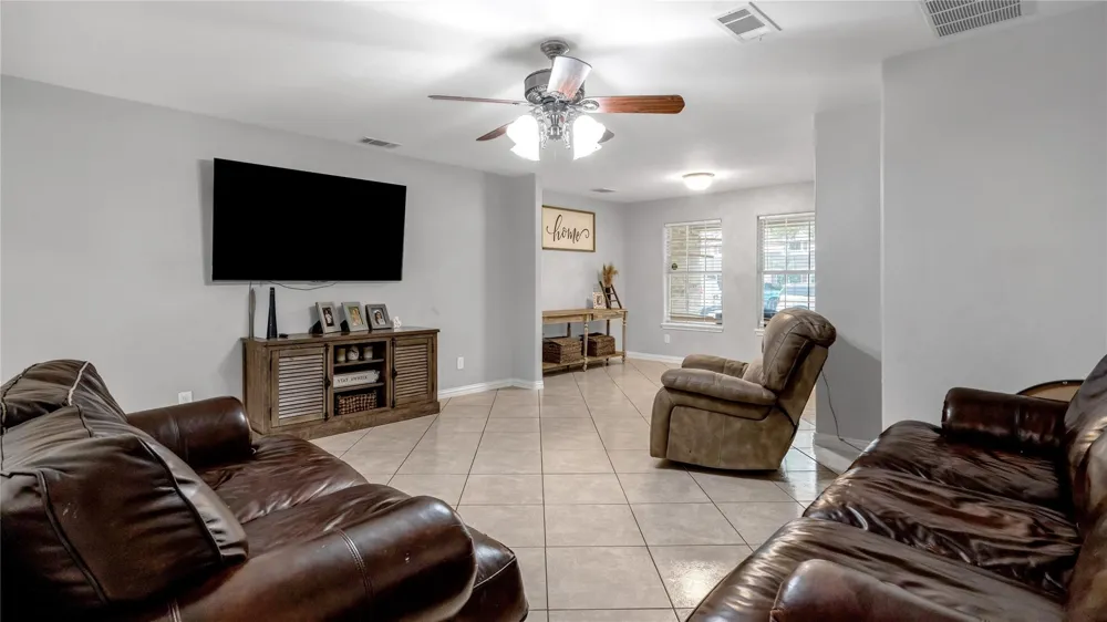813 Beacon Hill Drive Irving, TX 75061