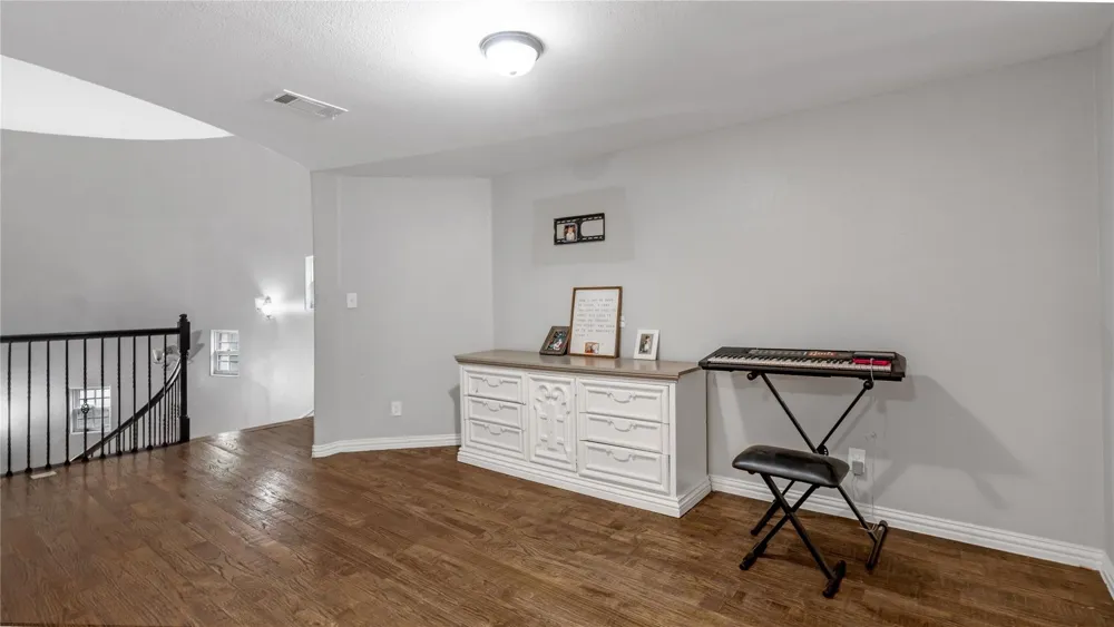 813 Beacon Hill Drive Irving, TX 75061