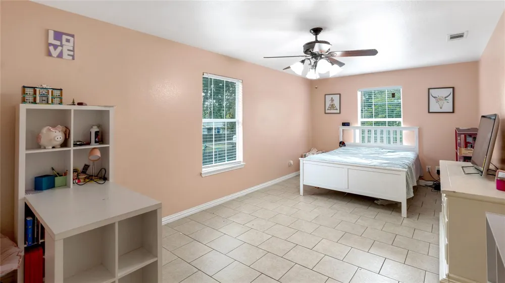 813 Beacon Hill Drive Irving, TX 75061