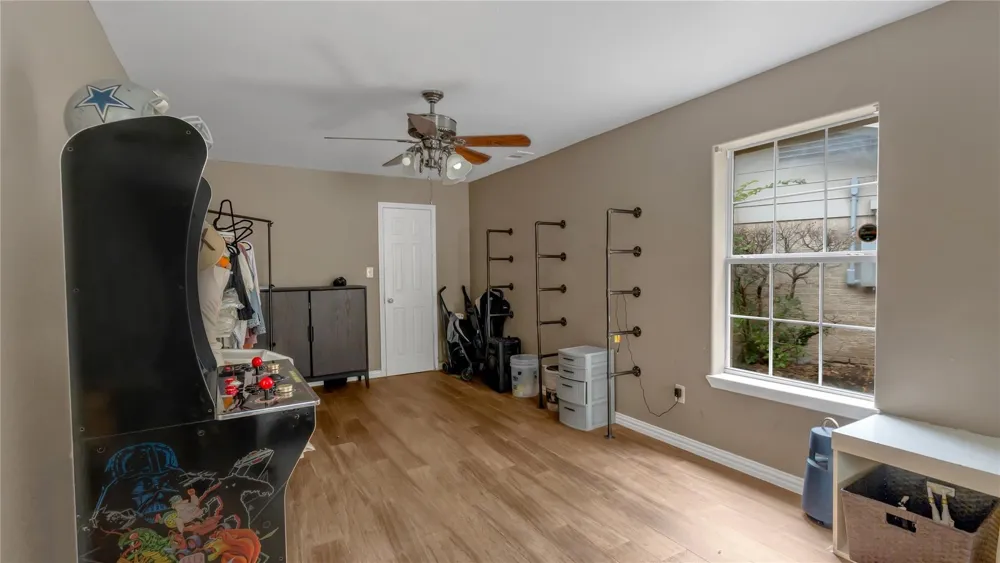 813 Beacon Hill Drive Irving, TX 75061