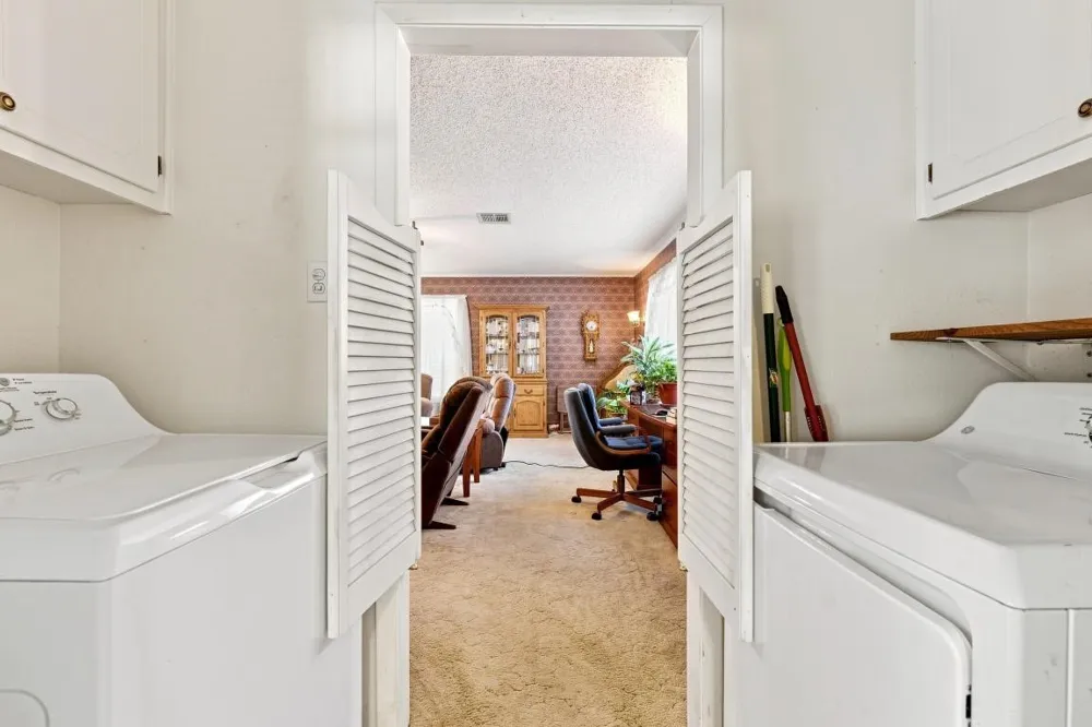 105 Virginia Hewitt, TX 76643