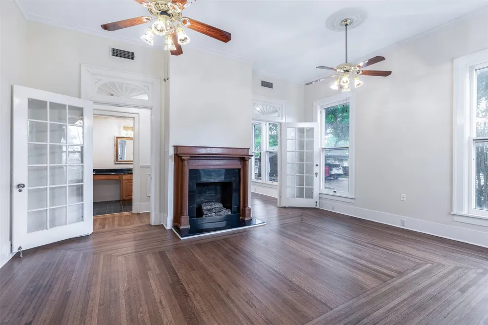 721 W Washington Street Sherman, TX 75092