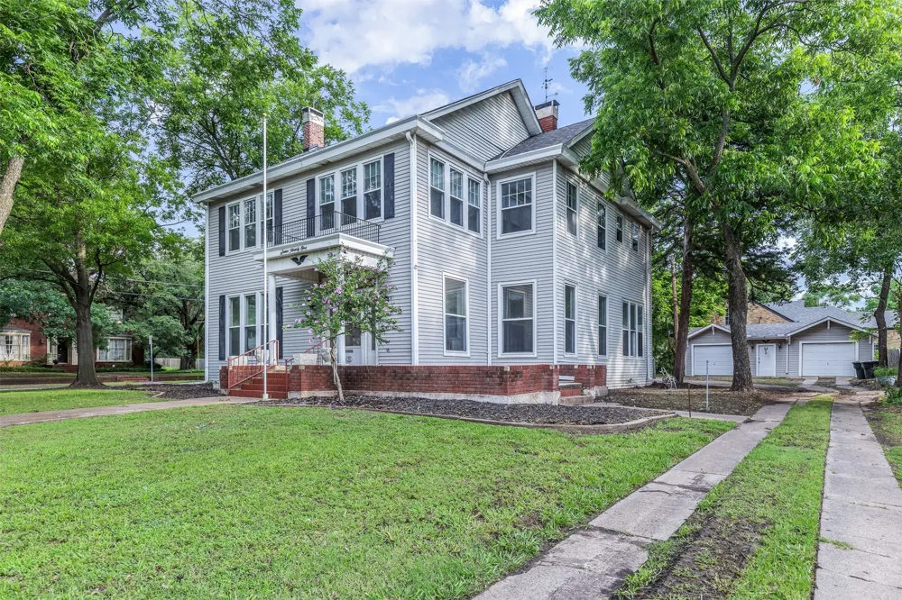 721 W Washington Street Sherman, TX 75092