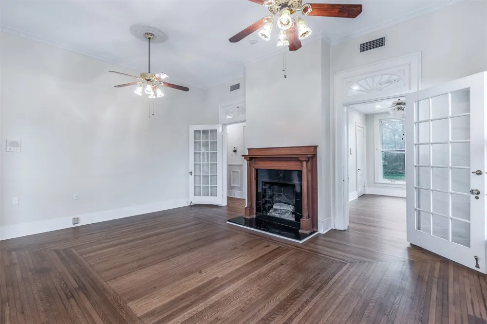 721 W Washington Street Sherman, TX 75092