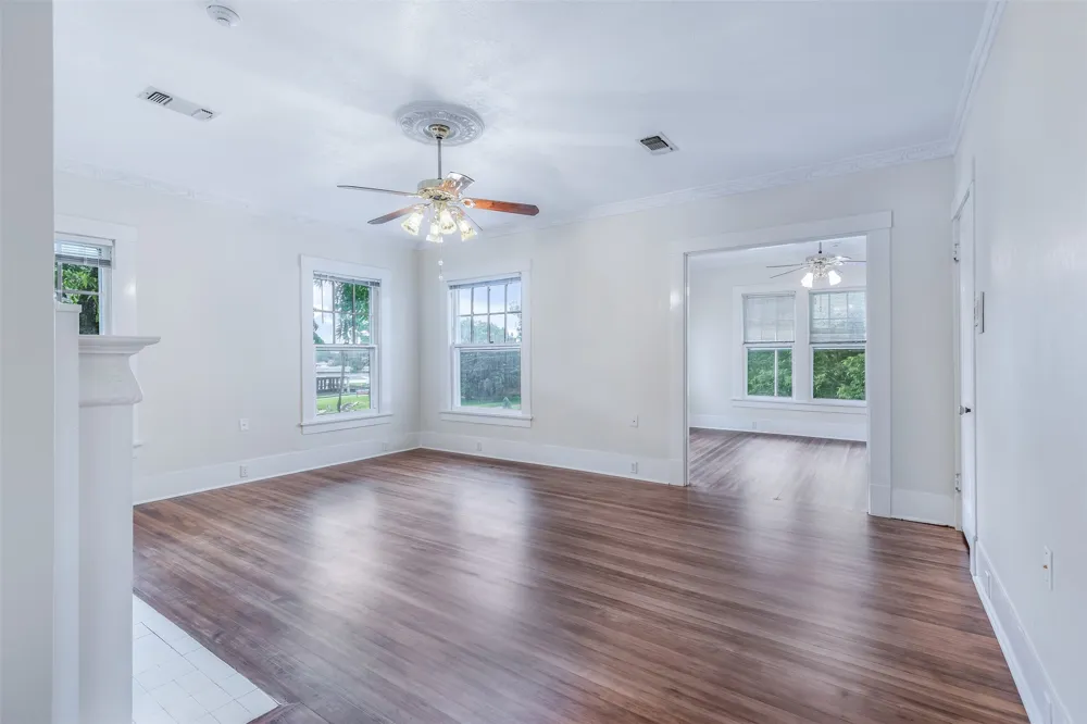 721 W Washington Street Sherman, TX 75092