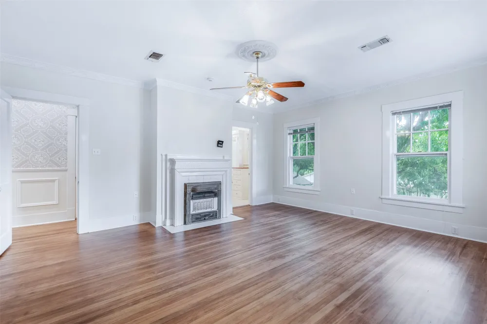 721 W Washington Street Sherman, TX 75092