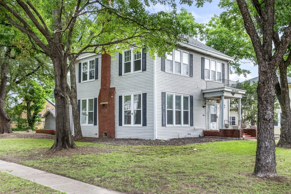 721 W Washington Street Sherman, TX 75092