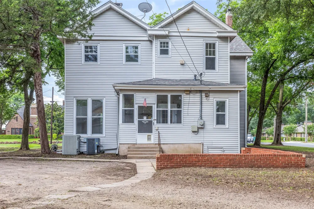 721 W Washington Street Sherman, TX 75092