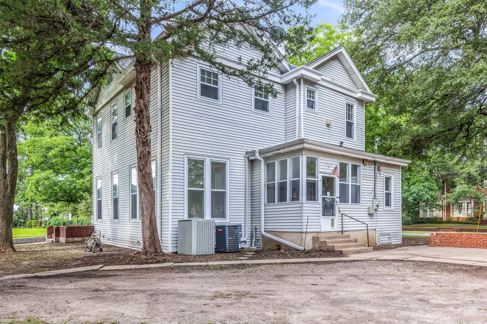 721 W Washington Street Sherman, TX 75092