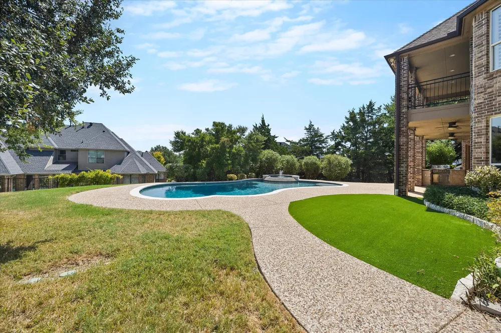 804 White Buffalo Lane Heath, TX 75032