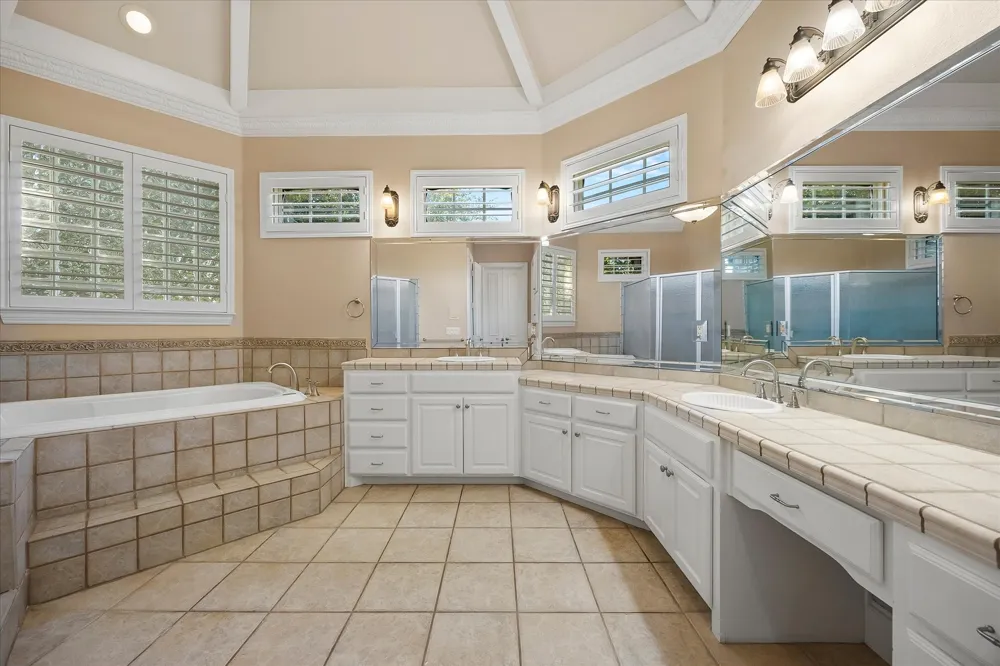 804 White Buffalo Lane Heath, TX 75032