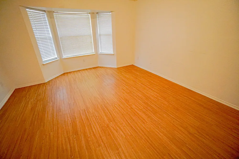 933 Blossomwood Court Arlington, TX 76017