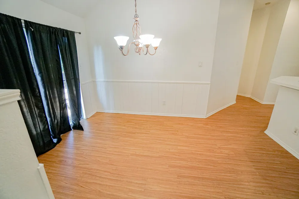 933 Blossomwood Court Arlington, TX 76017