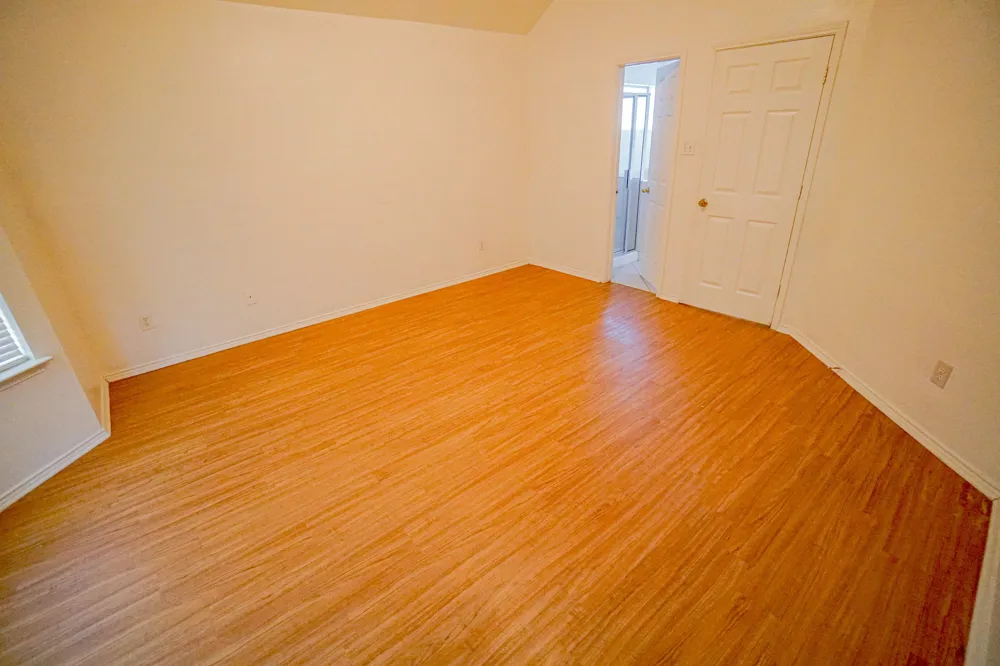 933 Blossomwood Court Arlington, TX 76017