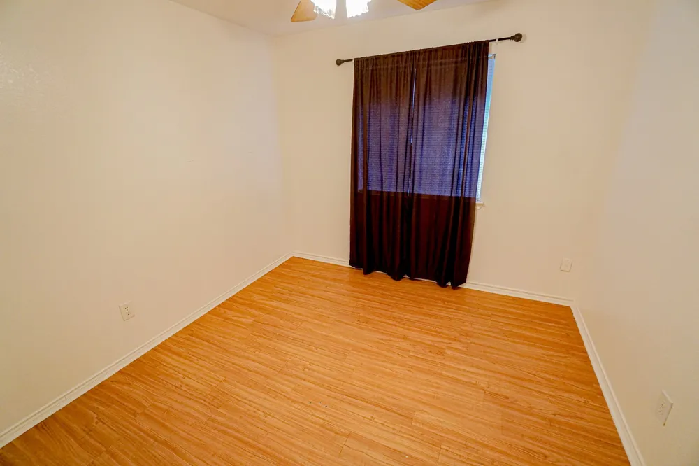 933 Blossomwood Court Arlington, TX 76017