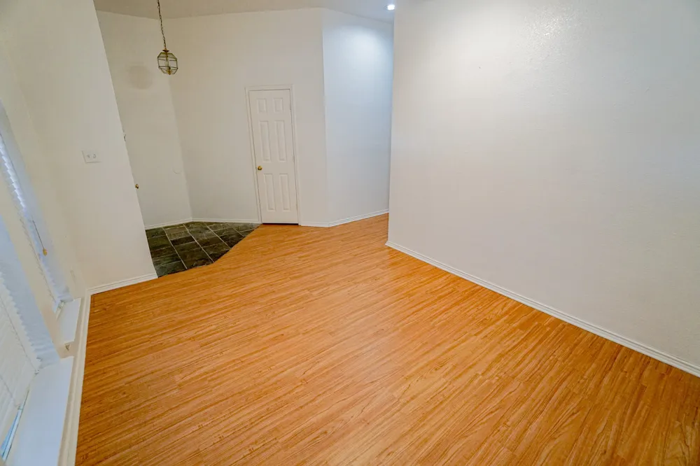 933 Blossomwood Court Arlington, TX 76017