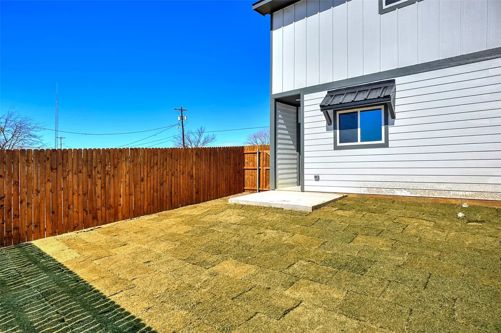 1304 Country Road #B Whitesboro, TX 76273