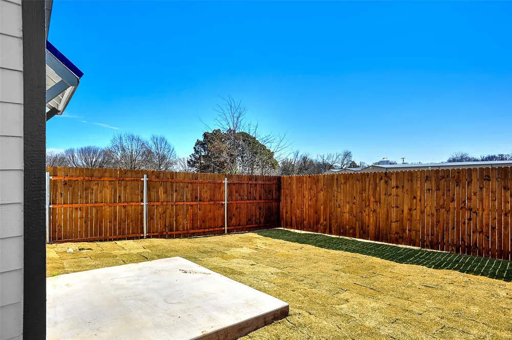 1304 Country Road #B Whitesboro, TX 76273