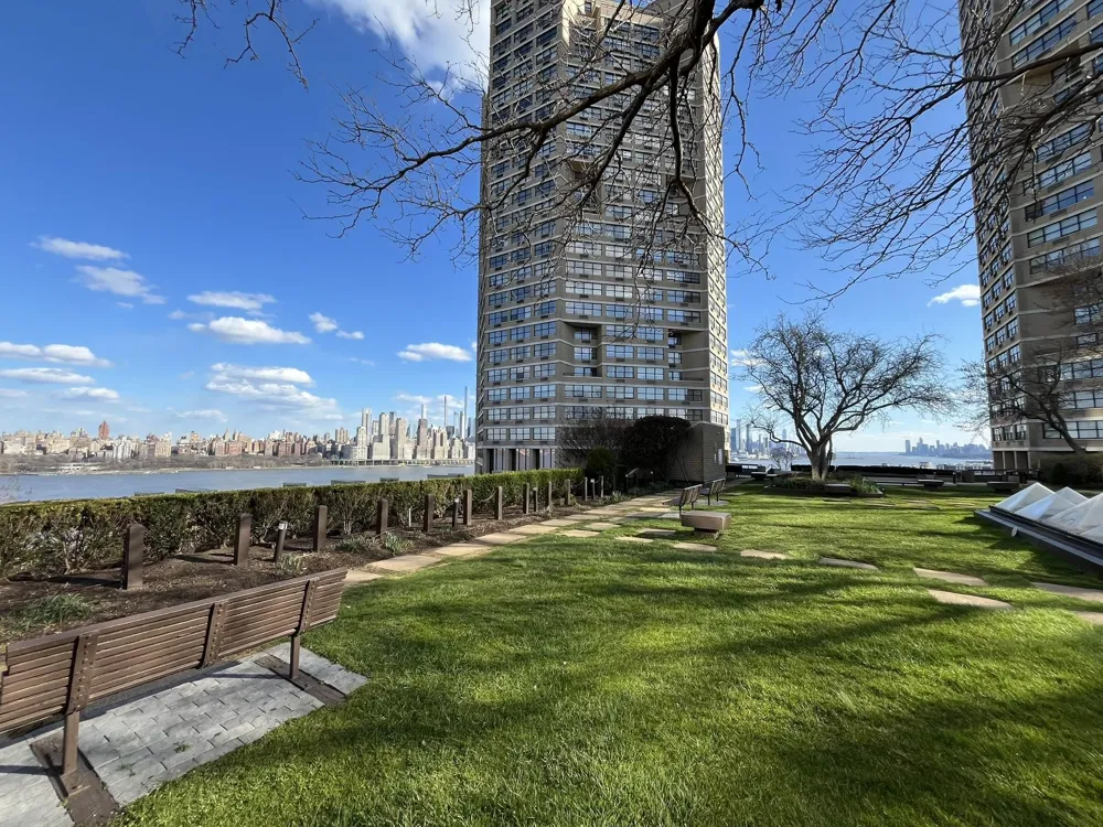 7002 BLVD EAST Guttenberg, NJ 07093