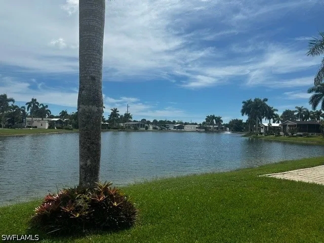 Diamond Lake Circle Naples, FL 34114