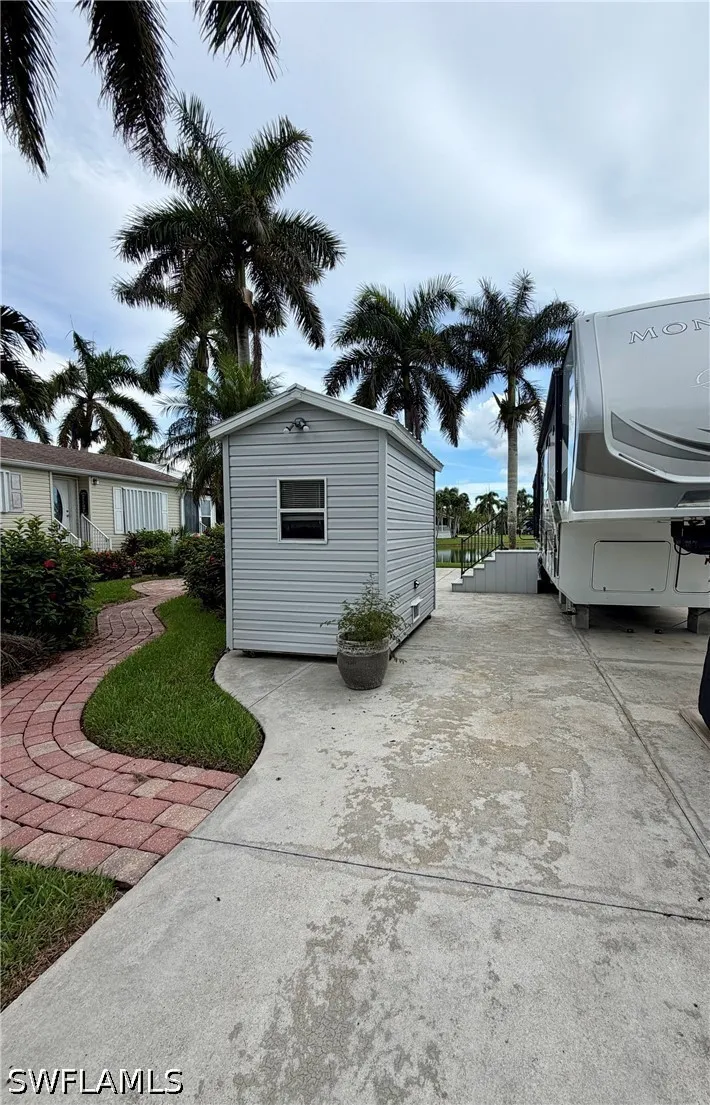 Diamond Lake Circle Naples, FL 34114