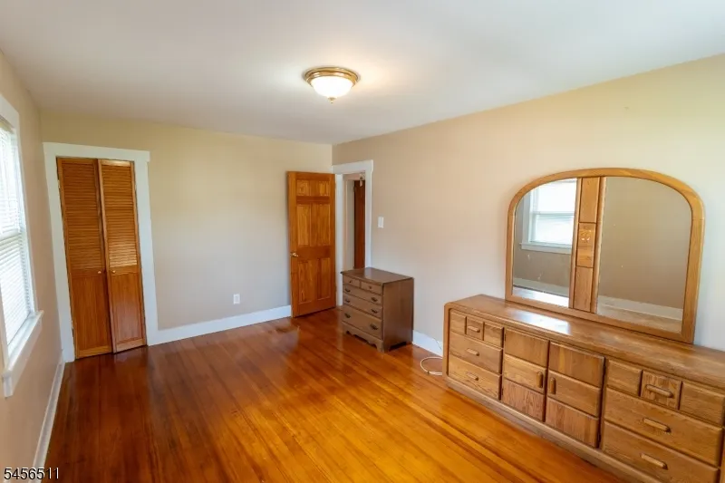 30 Carnation St Bergenfield, NJ 07621