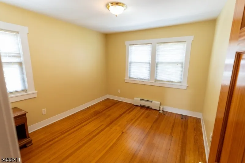 30 Carnation St Bergenfield, NJ 07621