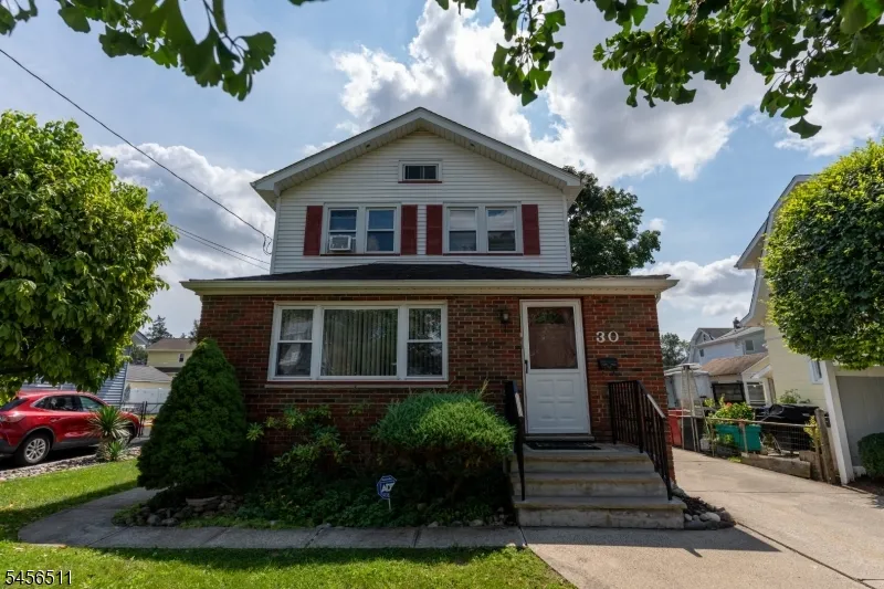 30 Carnation St Bergenfield, NJ 07621