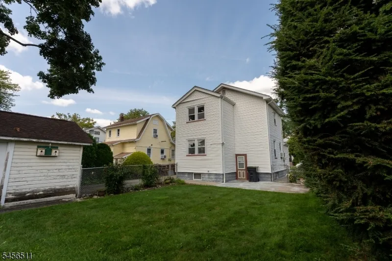 30 Carnation St Bergenfield, NJ 07621