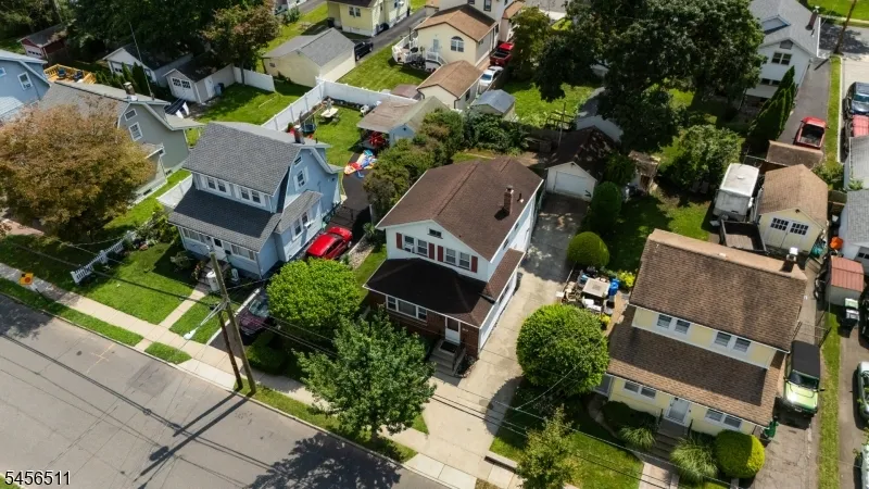 30 Carnation St Bergenfield, NJ 07621