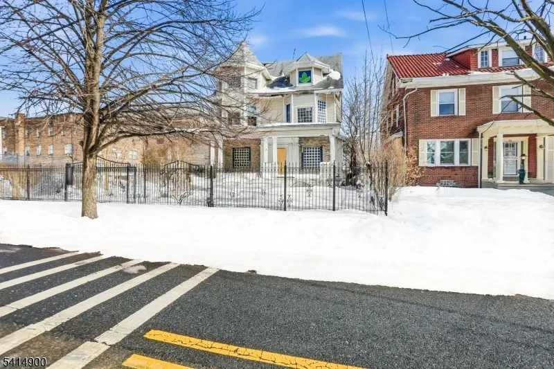 16 Ingraham Pl Newark City, NJ 07108