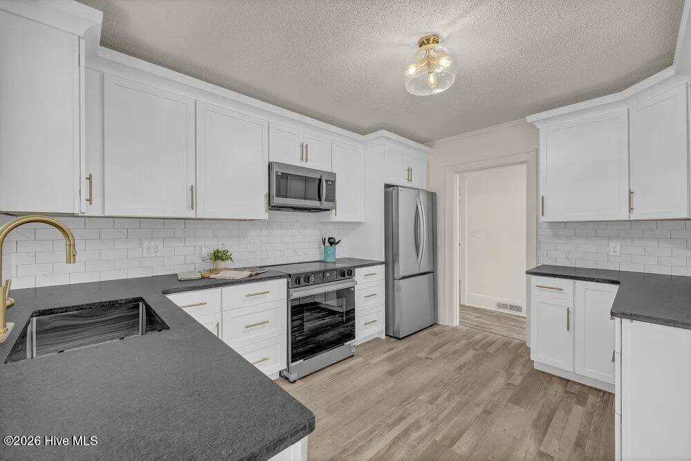 329 Wayne Drive Wilmington, NC 28403