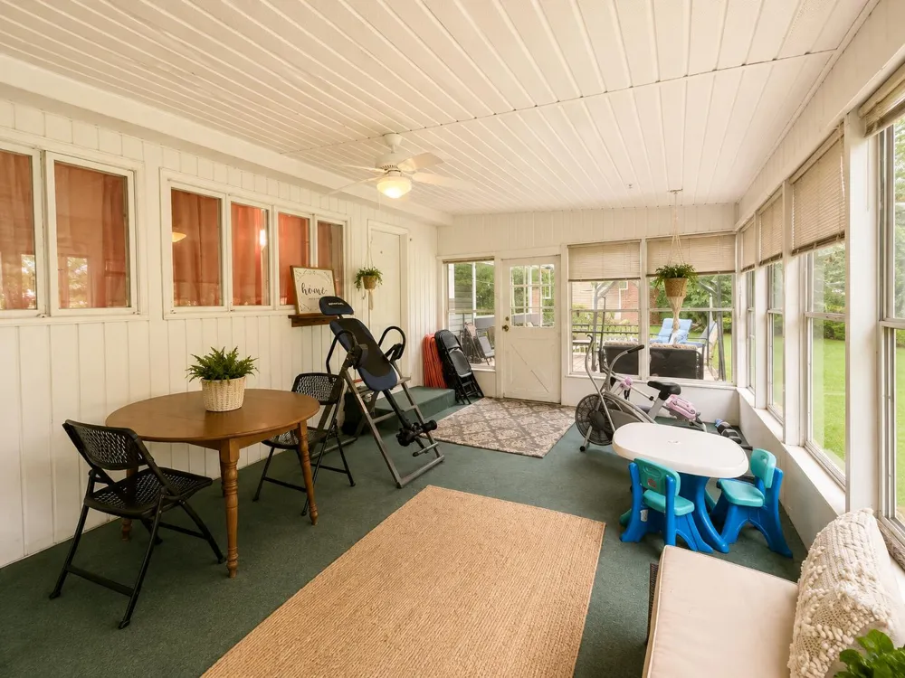 553 East Drive Marshall, MI 49068