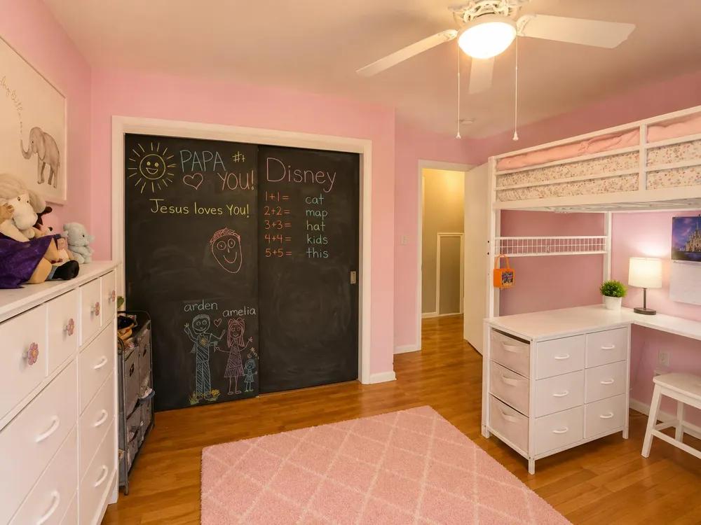 553 East Drive Marshall, MI 49068