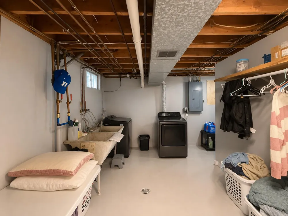 553 East Drive Marshall, MI 49068