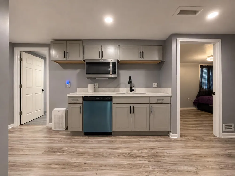 553 East Drive Marshall, MI 49068