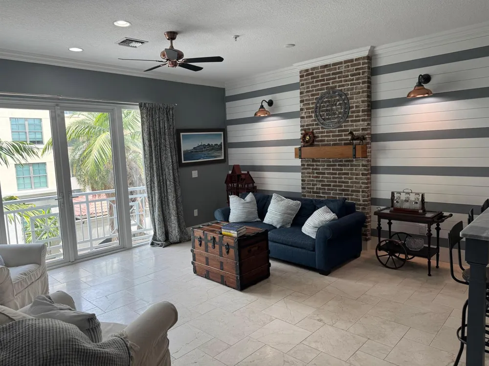 12 SE 1st Avenue #302 Delray Beach, FL 33444