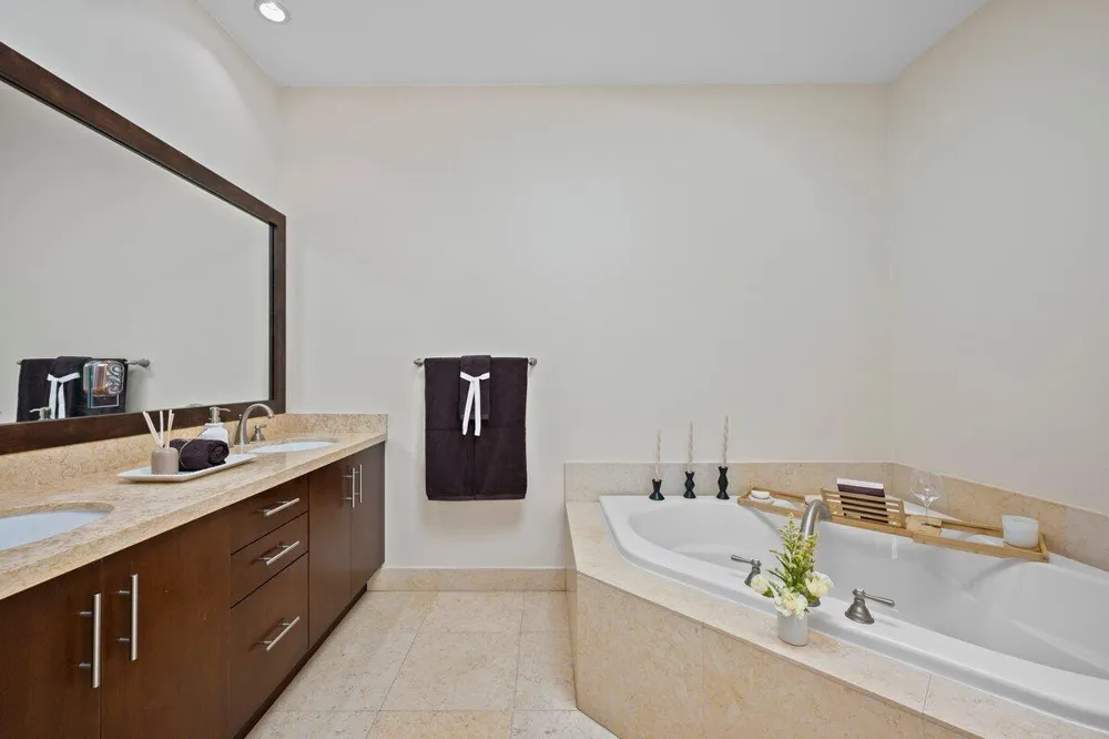 12 SE 1st Avenue #302 Delray Beach, FL 33444