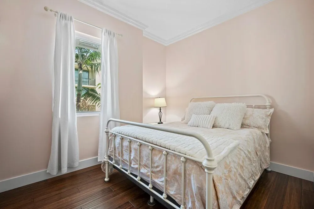 12 SE 1st Avenue #302 Delray Beach, FL 33444