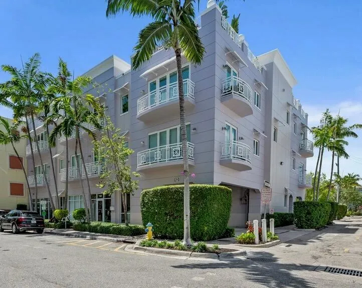 12 SE 1st Avenue #302 Delray Beach, FL 33444