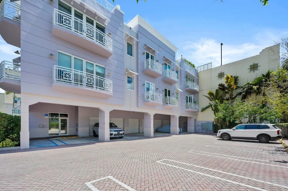 12 SE 1st Avenue #302 Delray Beach, FL 33444