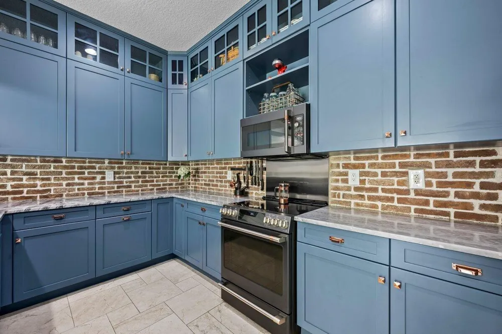 12 SE 1st Avenue #302 Delray Beach, FL 33444