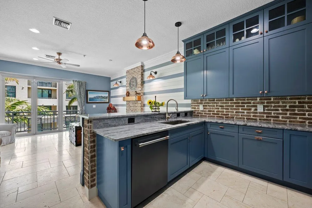12 SE 1st Avenue #302 Delray Beach, FL 33444