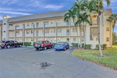 8325 Sunrise Lakes Blvd #212