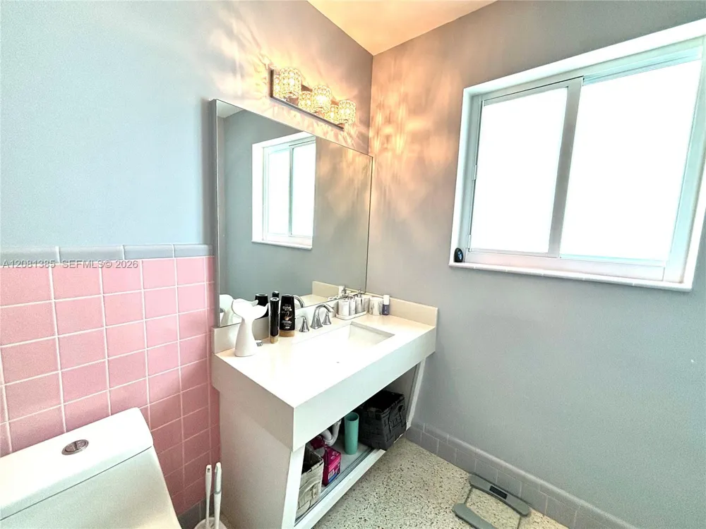 30 NE 125th St North Miami, FL 33161