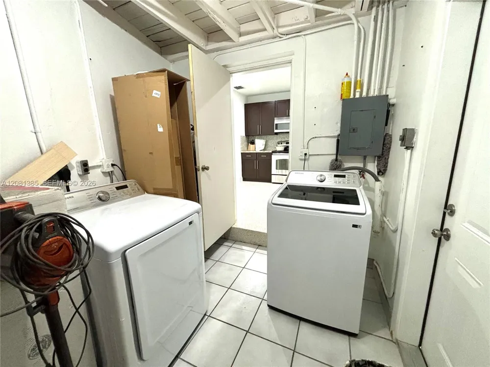 30 NE 125th St North Miami, FL 33161